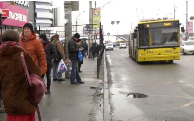 Нові тарифи з 1 березня: українців попередили про подорожчання проїзду у тролейбусах